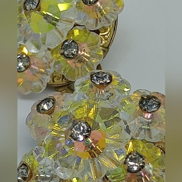 * vintage yellow & clear AB crystal rivioli flower shape clip on earrings - Picture 6 of 6